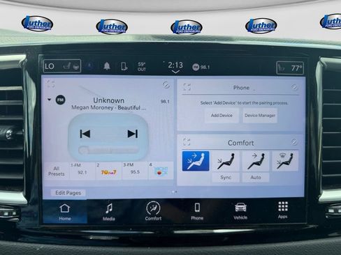 Used 2024 Chrysler Pacifica Touring-L FWD image 28