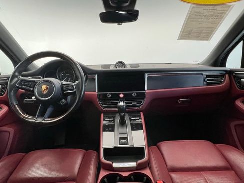 Certified 2022 Porsche Macan GTS image 6