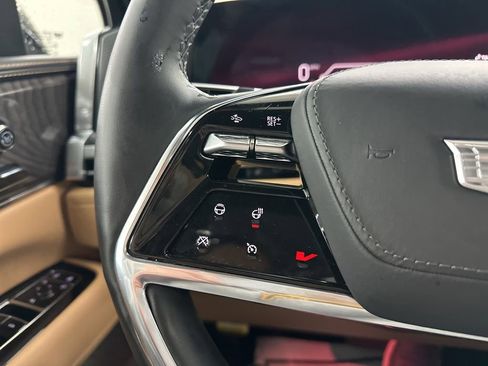 Used 2025 Cadillac Escalade IQ Luxury 2 image 34