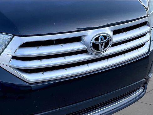 Used 2012 Toyota Highlander Limited w/ Tow Pkg FWD image 28