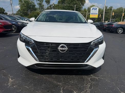 Used 2024 Nissan Sentra SV FWD image 9