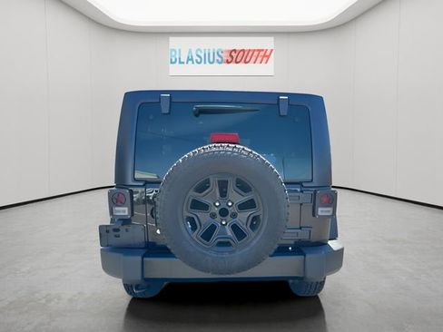 Used 2018 Jeep Wrangler Unlimited Sport AWD/4WD image 4