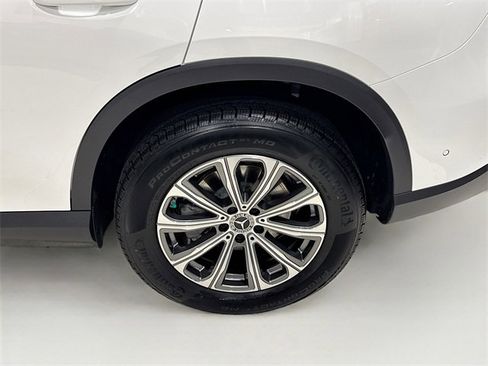 Used 2025 Mercedes-Benz GLC 300 4MATIC image 33