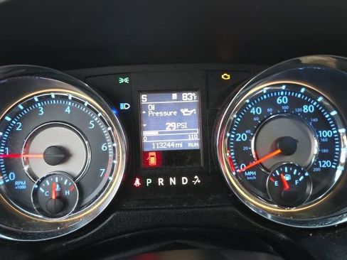 Used 2015 Chrysler Town & Country Touring image 15