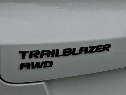 Used 2021 Chevrolet TrailBlazer RS w/ Convenience Package image 19