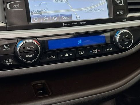Used 2017 Toyota Highlander XLE FWD image 16