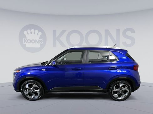 Used 2023 Hyundai Venue Limited FWD image 7