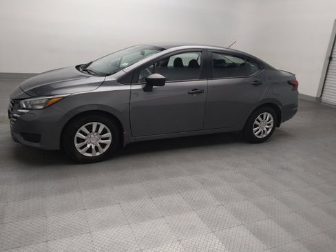 Used 2025 Nissan Versa S w/ Trunk Package FWD image 2