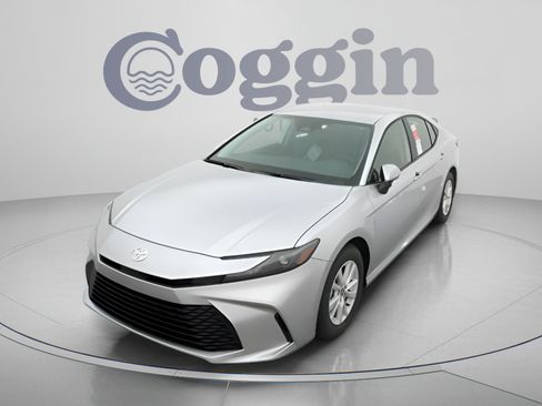 Used 2026 Toyota Camry LE w/ Convenience Package FWD image 31