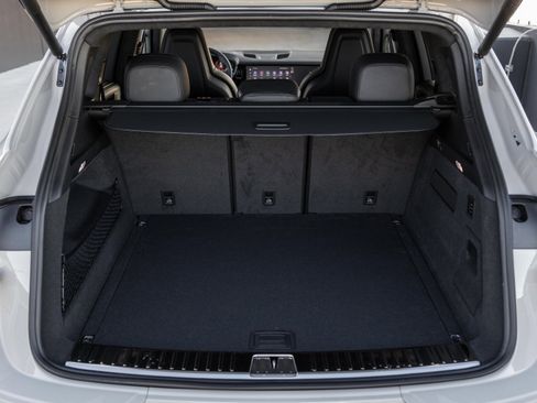 New 2026 Porsche Cayenne GTS image 28