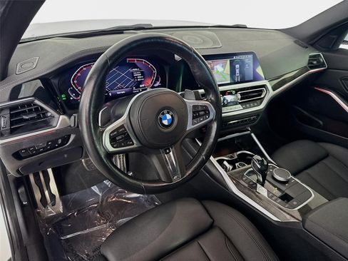 Used 2020 BMW 330i Sedan w/ M Sport Package RWD image 10