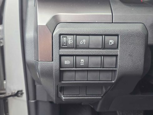 Certified 2025 Toyota 4Runner SR5 AWD/4WD image 24