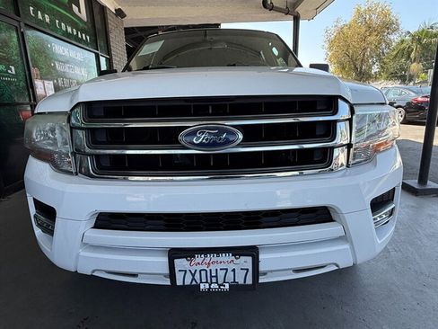 Used 2017 Ford Expedition XLT image 11