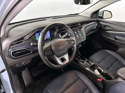 Used 2023 Chevrolet Bolt EUV Premier w/ Sun & Sound Package FWD image 3