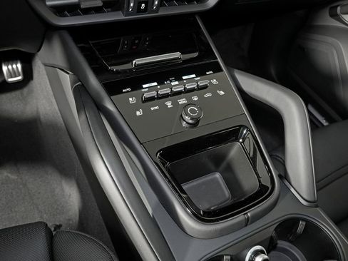New 2026 Porsche Cayenne S image 32