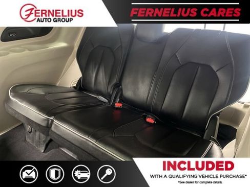 Used 2023 Chrysler Pacifica Limited FWD image 20