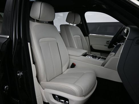 Used 2022 Rolls-Royce Cullinan image 34