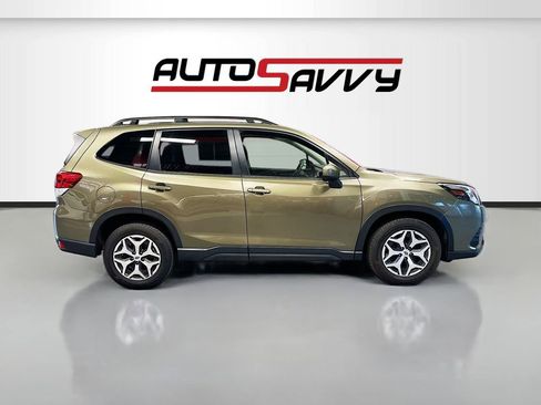 Used 2023 Subaru Forester Premium AWD/4WD image 8