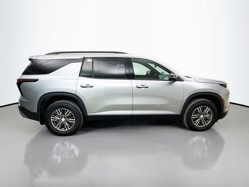 Used 2026 Chevrolet Traverse LT w/ Driver Confidence Package image 10