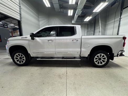 Used 2025 Chevrolet Silverado 1500 High Country w/ Technology Package AWD/4WD image 5