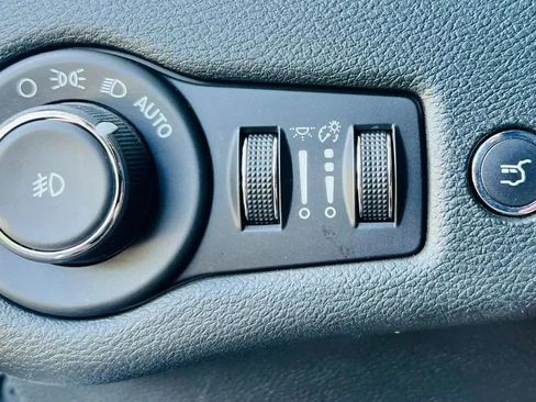 Used 2018 Jeep Cherokee Limited AWD/4WD image 20