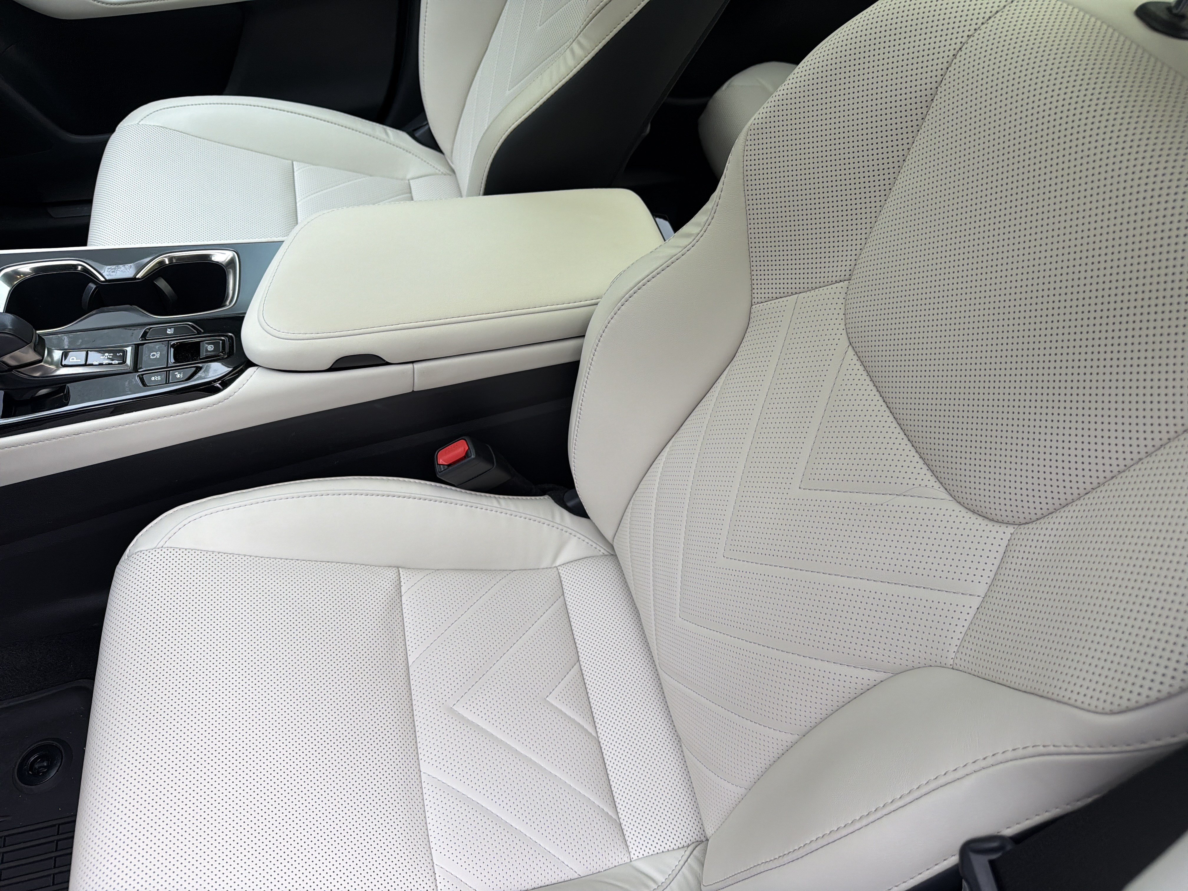 Used 2025 Lexus NX 350h AWD w/ Accessory Package (2T) image 15