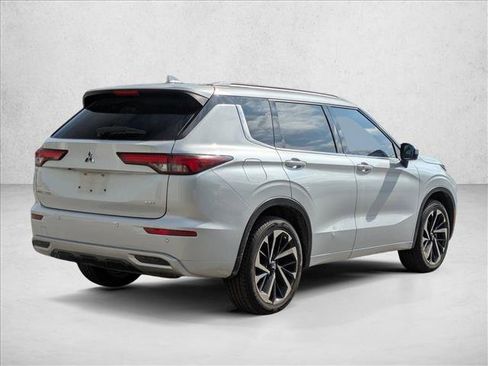 Used 2023 Mitsubishi Outlander SEL image 5