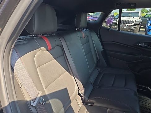 Used 2025 Chevrolet Trax RS w/ Sunroof Package FWD image 77