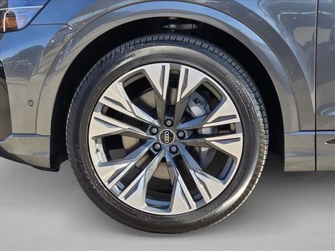 New 2026 Audi Q8 Premium Plus image 9