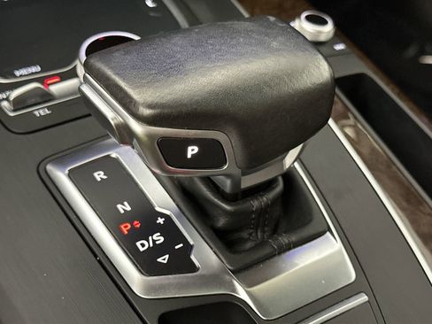 Used 2018 Audi Q5 Prestige w/ Prestige Package image 24