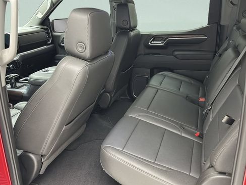 Used 2022 GMC Sierra 1500 SLT w/ SLT Premium Plus Package AWD/4WD image 12