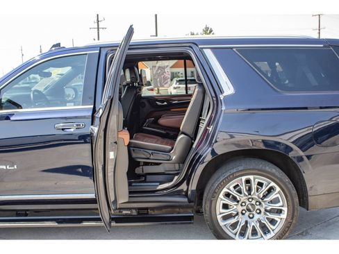 Used 2023 GMC Yukon Denali Ultimate AWD/4WD image 16