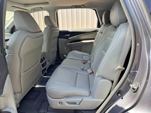Used 2018 Acura MDX w/ Technology Package FWD image 40