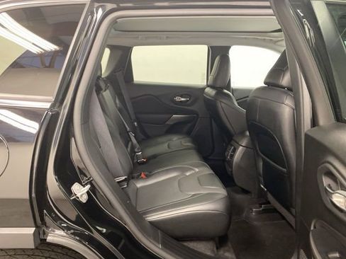 Used 2022 Jeep Cherokee Latitude Lux w/ Sun & Sound Group image 28