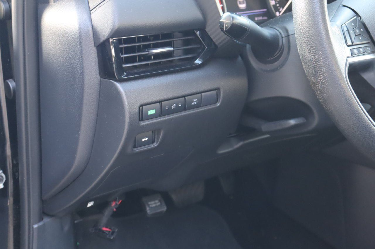 Used 2024 Nissan Sentra SV FWD image 21