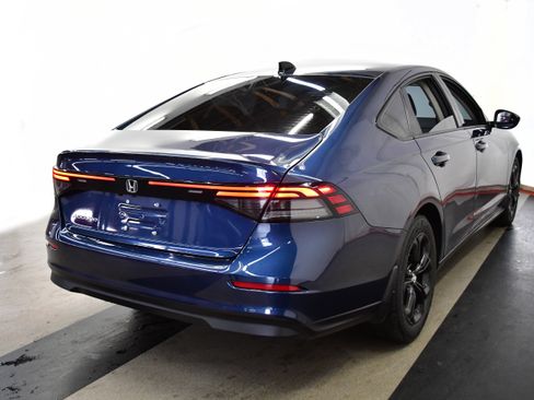Used 2025 Honda Accord SE image 7