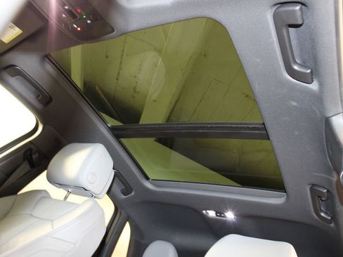 Certified 2025 Audi Q3 2.0T Premium w/ Convenience Package image 5