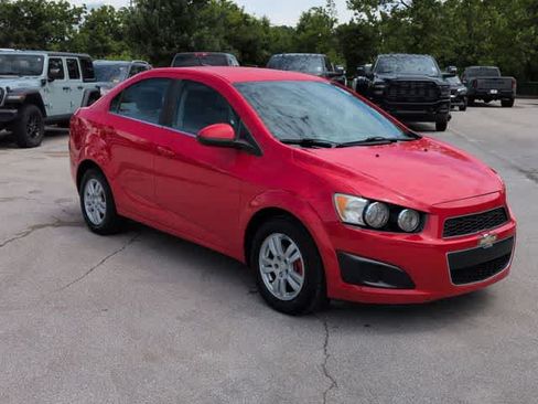 Used 2014 Chevrolet Sonic LT FWD image 2