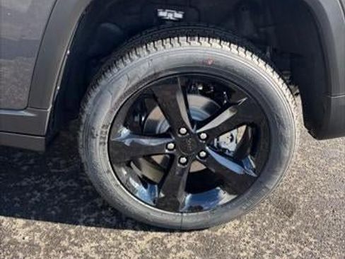 New 2025 Jeep Grand Cherokee Limited w/ Black Appearance Package image 51