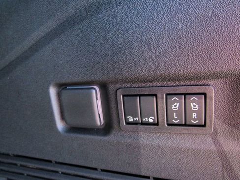 New 2026 Chevrolet Suburban Premier image 11