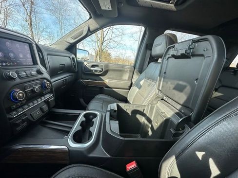 Used 2019 Chevrolet Silverado 1500 High Country w/ Technology Package image 28