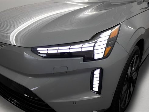 New 2025 Volvo EX90 Ultra image 7