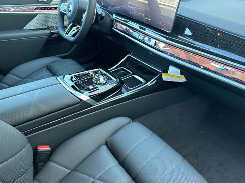 New 2025 BMW 740i image 28