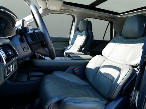 Used 2022 Lincoln Navigator Black Label image 12