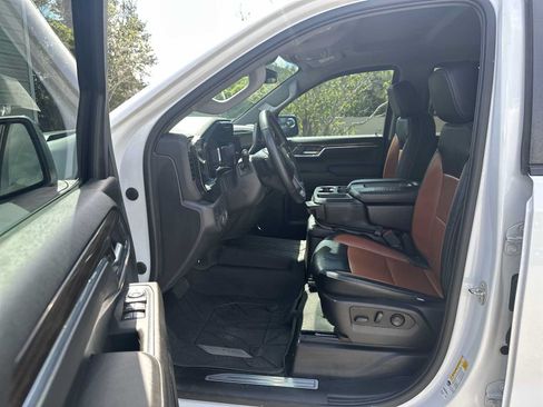 Used 2023 Chevrolet Silverado 1500 LT RWD image 2
