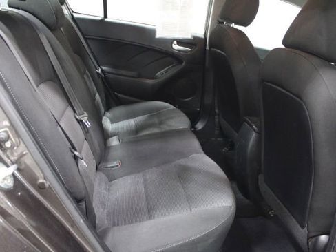 Used 2018 Kia Forte LX image 41