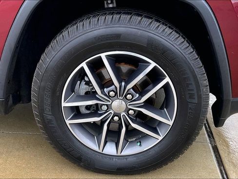 Used 2017 Jeep Grand Cherokee Limited image 8