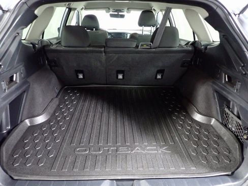 Used 2020 Subaru Outback Premium image 14