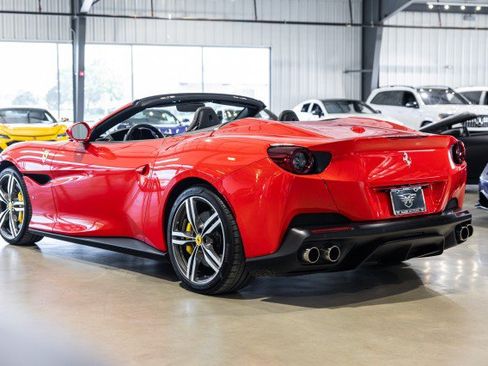 Used 2019 Ferrari Portofino RWD image 4