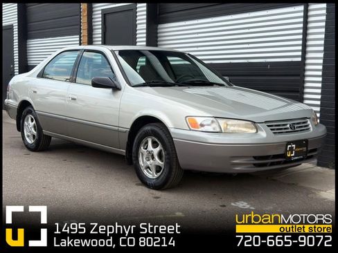Used 1999 Toyota Camry LE w/ Appearance Pkg + VP FWD image 1